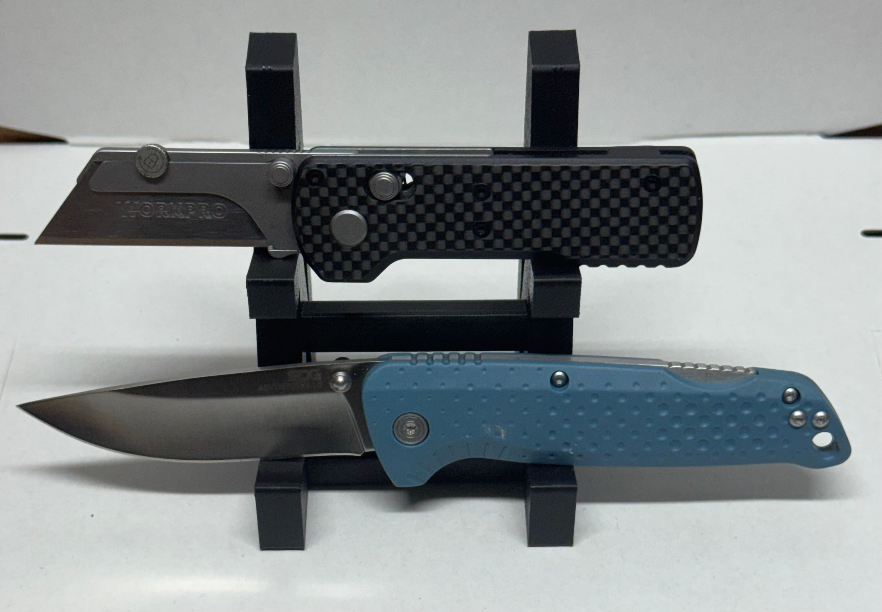 EDC Knife Display Stand for Desk