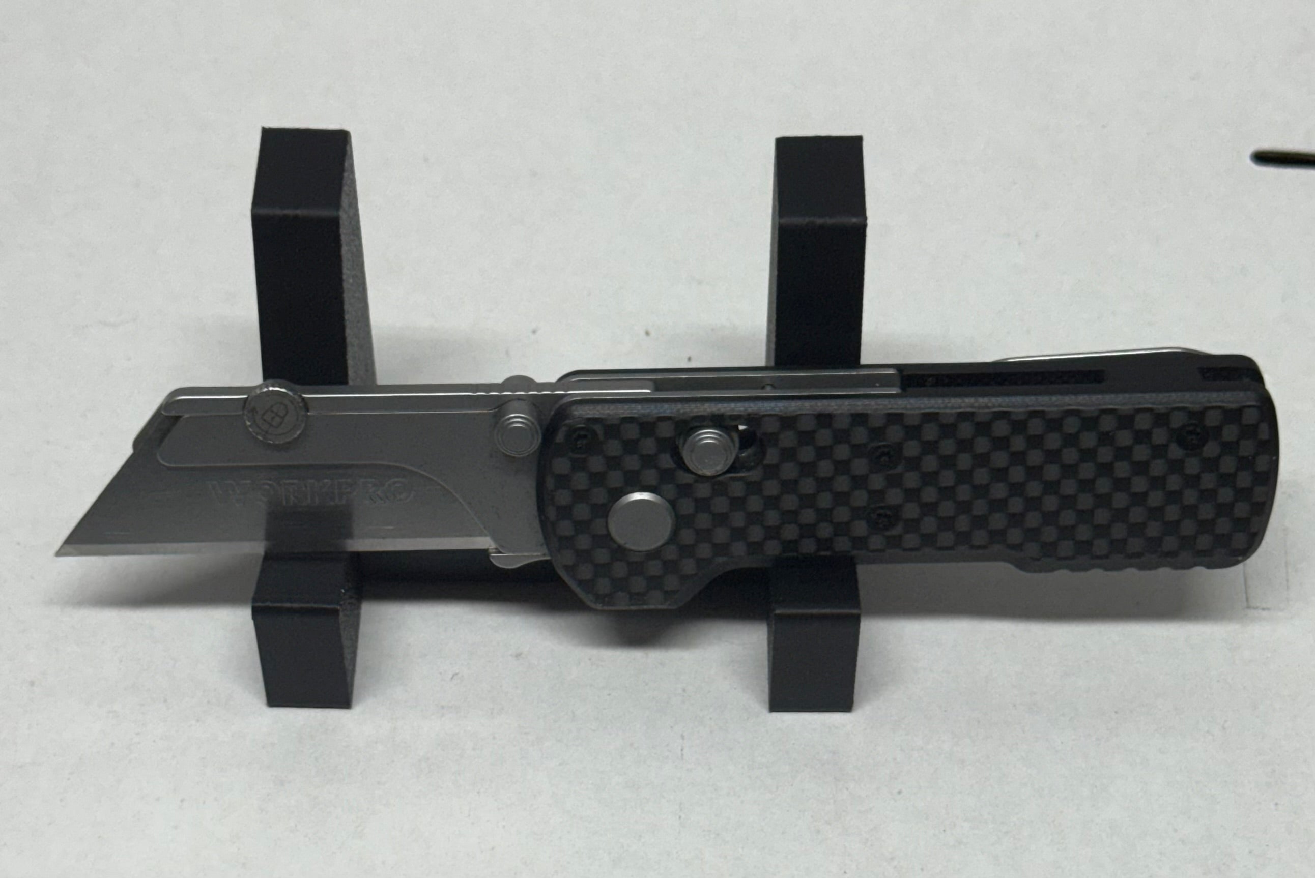EDC Knife Display Stand for Desk